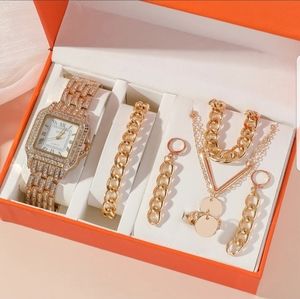 🎀 NEW Fashion Ladies Quartz Watch and Bracelet Set. Rose Goldtone.🌺